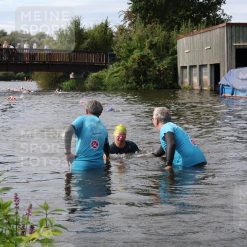 31.08.2025 - Elbe Triathlon Hamburg Luisa Fischer http://msf.ph/oto/8686784 31.08.2025 10:49:44 Schwimmen 1542, 1604 meine-sportfotos.de