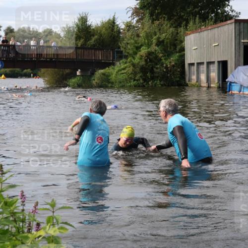 31.08.2025 - Elbe Triathlon Hamburg Luisa Fischer http://msf.ph/oto/8686785 31.08.2025 10:49:44 Schwimmen 1542, 1604 meine-sportfotos.de