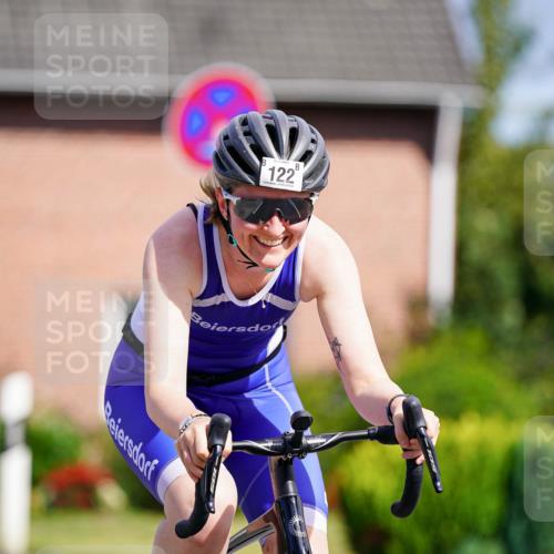 31.08.2025 - Elbe Triathlon Hamburg Michael Burmester http://msf.ph/oto/8686786 31.08.2025 14:45:04 Radfahren 122 meine-sportfotos.de