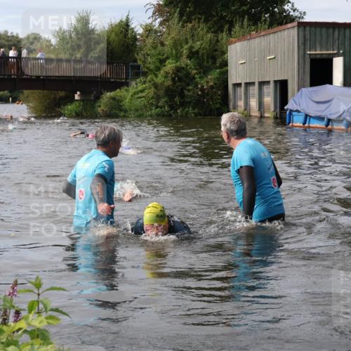 31.08.2025 - Elbe Triathlon Hamburg Luisa Fischer http://msf.ph/oto/8686794 31.08.2025 10:49:46 Schwimmen 1542, 1604 meine-sportfotos.de