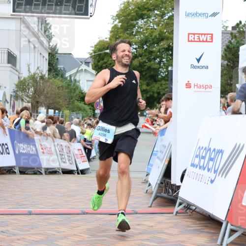 31.08.2025 - 21. Blankeneser Heldenlauf Strokosch-Dieckow http://msf.ph/oto/8686795 31.08.2025 11:59:08 Ziel 4254, 4298 meine-sportfotos.de