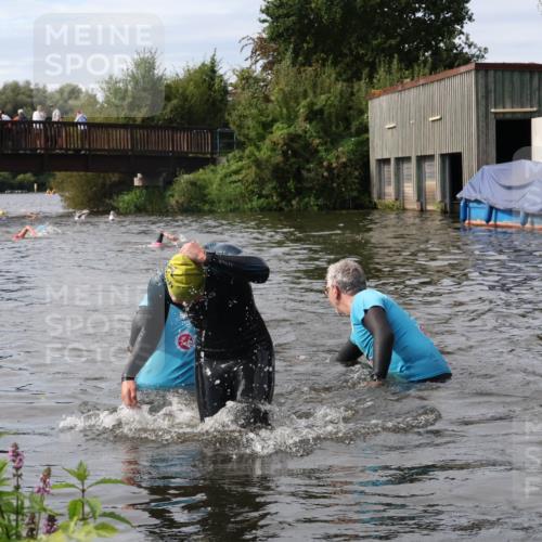 31.08.2025 - Elbe Triathlon Hamburg Luisa Fischer http://msf.ph/oto/8686798 31.08.2025 10:49:47 Schwimmen 1542, 1604 meine-sportfotos.de