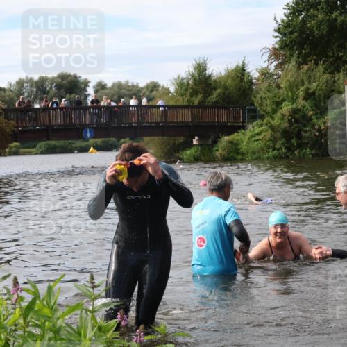 31.08.2025 - Elbe Triathlon Hamburg Luisa Fischer http://msf.ph/oto/8686807 31.08.2025 10:49:48 Schwimmen 1542, 1604 meine-sportfotos.de