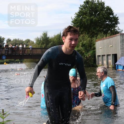 31.08.2025 - Elbe Triathlon Hamburg Luisa Fischer http://msf.ph/oto/8686811 31.08.2025 10:49:49 Schwimmen 1542, 1604 meine-sportfotos.de