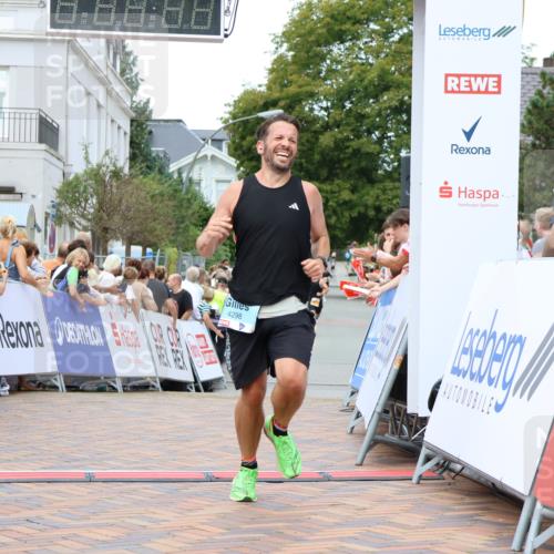 31.08.2025 - 21. Blankeneser Heldenlauf Strokosch-Dieckow http://msf.ph/oto/8686812 31.08.2025 11:59:08 Ziel 4254, 4298 meine-sportfotos.de