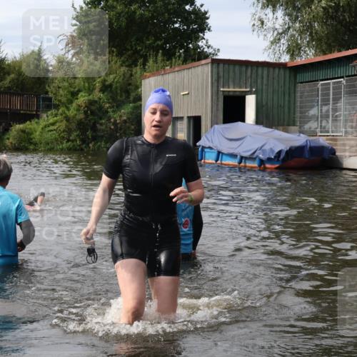 31.08.2025 - Elbe Triathlon Hamburg Luisa Fischer http://msf.ph/oto/8686823 31.08.2025 10:50:01 Schwimmen 1567, 1610 meine-sportfotos.de