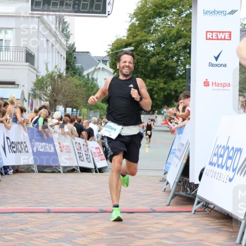 31.08.2025 - 21. Blankeneser Heldenlauf Strokosch-Dieckow http://msf.ph/oto/8686828 31.08.2025 11:59:08 Ziel 4254, 4298 meine-sportfotos.de