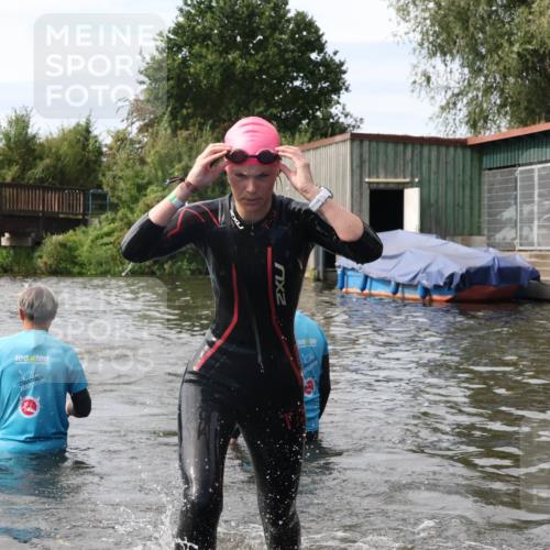 31.08.2025 - Elbe Triathlon Hamburg Luisa Fischer http://msf.ph/oto/8686838 31.08.2025 10:50:10 Schwimmen 1512, 1610 meine-sportfotos.de