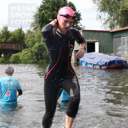 31.08.2025 - Elbe Triathlon Hamburg Luisa Fischer http://msf.ph/oto/8686839 31.08.2025 10:50:11 Schwimmen 1512, 1610 meine-sportfotos.de