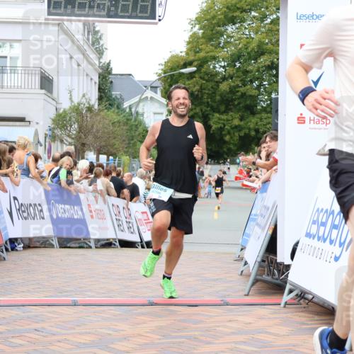 31.08.2025 - 21. Blankeneser Heldenlauf Strokosch-Dieckow http://msf.ph/oto/8686852 31.08.2025 11:59:08 Ziel 4254, 4298 meine-sportfotos.de