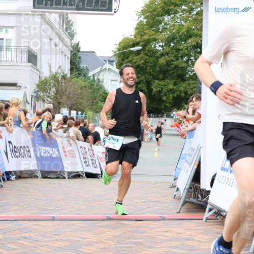 31.08.2025 - 21. Blankeneser Heldenlauf Strokosch-Dieckow http://msf.ph/oto/8686860 31.08.2025 11:59:08 Ziel 4254, 4298 meine-sportfotos.de