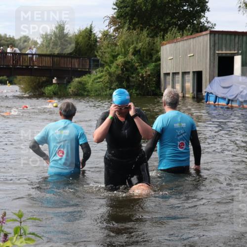 31.08.2025 - Elbe Triathlon Hamburg Luisa Fischer http://msf.ph/oto/8686862 31.08.2025 10:50:21 Schwimmen 1512, 1529 meine-sportfotos.de