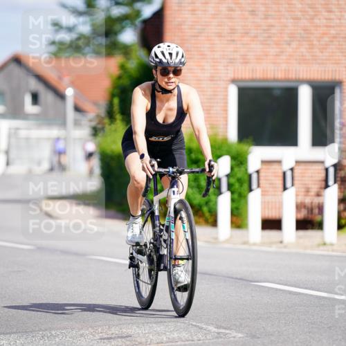 31.08.2025 - Elbe Triathlon Hamburg Michael Burmester http://msf.ph/oto/8686871 31.08.2025 14:46:08 Radfahren 143, 147 meine-sportfotos.de