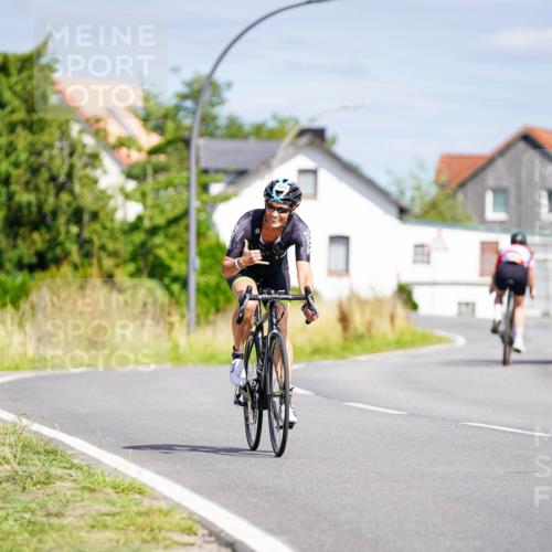 31.08.2025 - Elbe Triathlon Hamburg Michael Burmester http://msf.ph/oto/8686893 31.08.2025 14:46:37 Radfahren 129, 157 meine-sportfotos.de