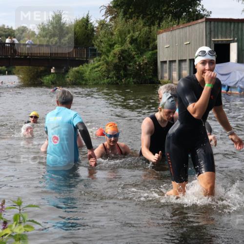 31.08.2025 - Elbe Triathlon Hamburg Luisa Fischer http://msf.ph/oto/8686894 31.08.2025 10:50:41 Schwimmen 1534, 1537, 1549, 1572, 1576, 1584, 1609 meine-sportfotos.de