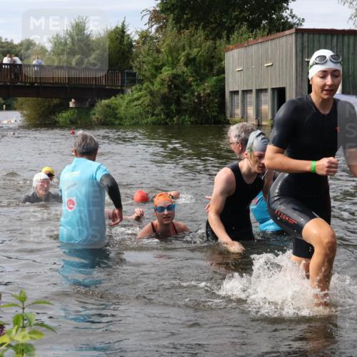 31.08.2025 - Elbe Triathlon Hamburg Luisa Fischer http://msf.ph/oto/8686895 31.08.2025 10:50:41 Schwimmen 1534, 1537, 1549, 1572, 1576, 1584, 1609 meine-sportfotos.de