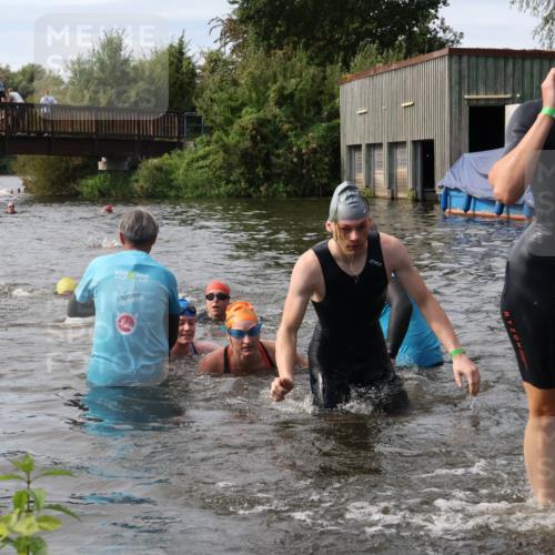 31.08.2025 - Elbe Triathlon Hamburg Luisa Fischer http://msf.ph/oto/8686898 31.08.2025 10:50:42 Schwimmen 1534, 1537, 1549, 1572, 1576, 1584, 1609 meine-sportfotos.de
