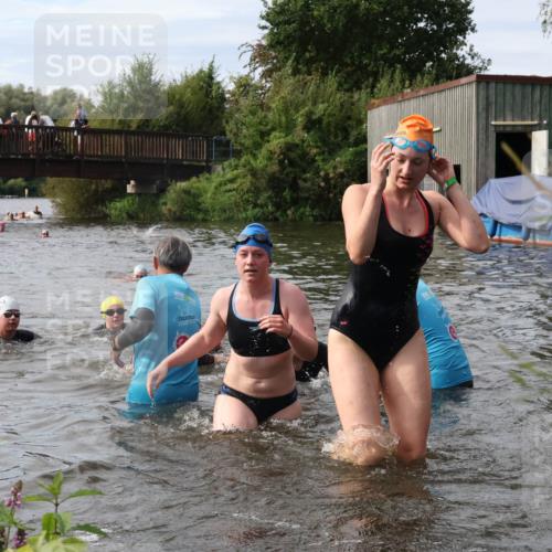 31.08.2025 - Elbe Triathlon Hamburg Luisa Fischer http://msf.ph/oto/8686910 31.08.2025 10:50:45 Schwimmen 1510, 1530, 1534, 1537, 1549, 1572, 1576, 1584, 1609, 1613 meine-sportfotos.de