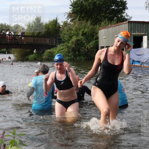 31.08.2025 - Elbe Triathlon Hamburg Luisa Fischer http://msf.ph/oto/8686912 31.08.2025 10:50:45 Schwimmen 1510, 1530, 1534, 1537, 1549, 1572, 1576, 1584, 1609, 1613 meine-sportfotos.de