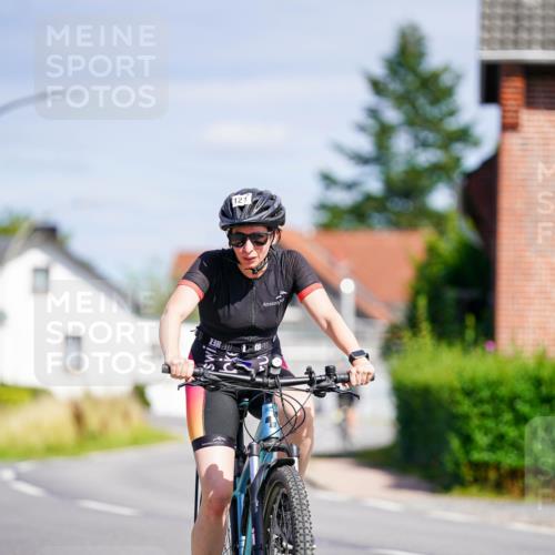 31.08.2025 - Elbe Triathlon Hamburg Michael Burmester http://msf.ph/oto/8686919 31.08.2025 14:47:00 Radfahren 121 meine-sportfotos.de
