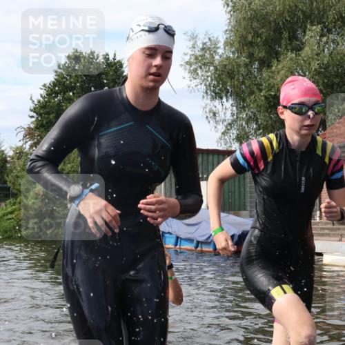 31.08.2025 - Elbe Triathlon Hamburg Luisa Fischer http://msf.ph/oto/8686926 31.08.2025 10:50:53 Schwimmen 1510, 1530, 1534, 1572, 1613 meine-sportfotos.de