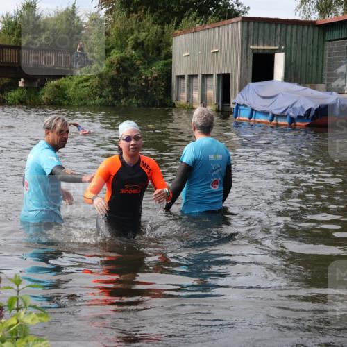 31.08.2025 - Elbe Triathlon Hamburg Luisa Fischer http://msf.ph/oto/8686937 31.08.2025 10:51:02 Schwimmen 1578 meine-sportfotos.de