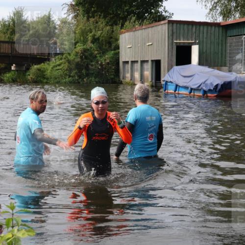 31.08.2025 - Elbe Triathlon Hamburg Luisa Fischer http://msf.ph/oto/8686938 31.08.2025 10:51:02 Schwimmen 1578 meine-sportfotos.de