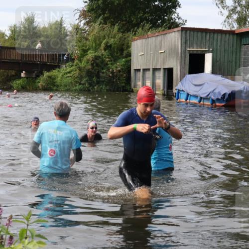 31.08.2025 - Elbe Triathlon Hamburg Luisa Fischer http://msf.ph/oto/8686948 31.08.2025 10:51:21 Schwimmen 1592 meine-sportfotos.de