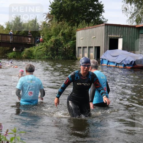 31.08.2025 - Elbe Triathlon Hamburg Luisa Fischer http://msf.ph/oto/8686975 31.08.2025 10:51:33 Schwimmen 1531, 1556 meine-sportfotos.de