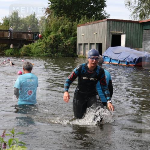 31.08.2025 - Elbe Triathlon Hamburg Luisa Fischer http://msf.ph/oto/8686976 31.08.2025 10:51:33 Schwimmen 1531, 1556 meine-sportfotos.de