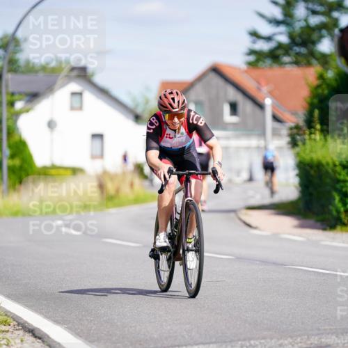 31.08.2025 - Elbe Triathlon Hamburg Michael Burmester http://msf.ph/oto/8686978 31.08.2025 14:48:22 Radfahren 141, 144 meine-sportfotos.de