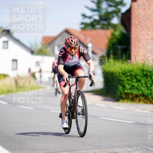 31.08.2025 - Elbe Triathlon Hamburg Michael Burmester http://msf.ph/oto/8686982 31.08.2025 14:48:22 Radfahren 141, 144 meine-sportfotos.de