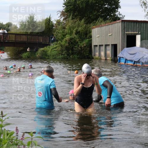 31.08.2025 - Elbe Triathlon Hamburg Luisa Fischer http://msf.ph/oto/8686989 31.08.2025 10:51:44 Schwimmen 1553, 1618 meine-sportfotos.de