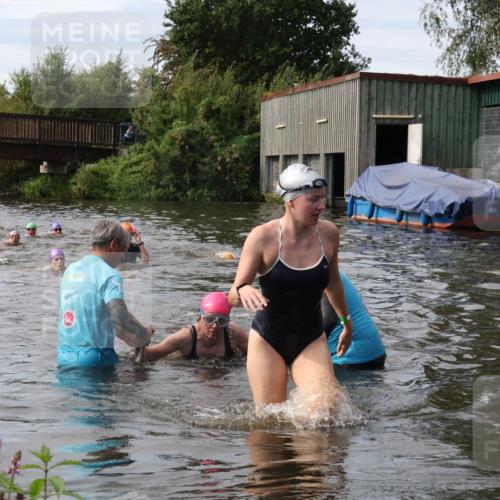 31.08.2025 - Elbe Triathlon Hamburg Luisa Fischer http://msf.ph/oto/8686996 31.08.2025 10:51:45 Schwimmen 1553, 1618 meine-sportfotos.de