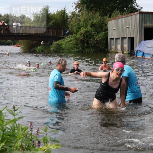 31.08.2025 - Elbe Triathlon Hamburg Luisa Fischer http://msf.ph/oto/8687003 31.08.2025 10:51:47 Schwimmen 1553, 1618 meine-sportfotos.de
