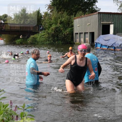 31.08.2025 - Elbe Triathlon Hamburg Luisa Fischer http://msf.ph/oto/8687005 31.08.2025 10:51:47 Schwimmen 1553, 1618 meine-sportfotos.de