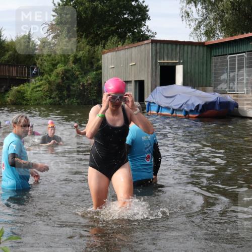 31.08.2025 - Elbe Triathlon Hamburg Luisa Fischer http://msf.ph/oto/8687008 31.08.2025 10:51:48 Schwimmen 1553, 1618 meine-sportfotos.de