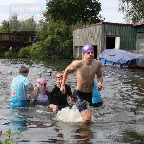 31.08.2025 - Elbe Triathlon Hamburg Luisa Fischer http://msf.ph/oto/8687017 31.08.2025 10:51:57 Schwimmen 1536, 1552, 1561, 1562, 1571, 1595, 1597 meine-sportfotos.de