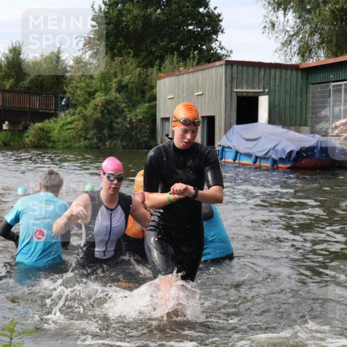 31.08.2025 - Elbe Triathlon Hamburg Luisa Fischer http://msf.ph/oto/8687022 31.08.2025 10:51:59 Schwimmen 1519, 1536, 1552, 1561, 1562, 1571, 1595, 1597 meine-sportfotos.de