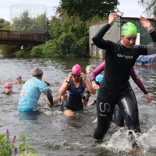31.08.2025 - Elbe Triathlon Hamburg Luisa Fischer http://msf.ph/oto/8687042 31.08.2025 10:52:03 Schwimmen 1519, 1532, 1536, 1545, 1552, 1561, 1562, 1571, 1580, 1586, 1595, 1597 meine-sportfotos.de