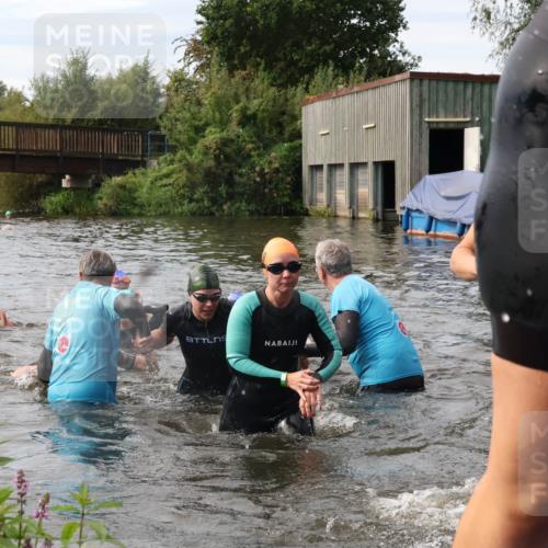 31.08.2025 - Elbe Triathlon Hamburg Luisa Fischer http://msf.ph/oto/8687043 31.08.2025 10:52:07 Schwimmen 1516, 1519, 1521, 1527, 1532, 1536, 1541, 1545, 1561, 1562, 1571, 1580, 1581, 1586 meine-sportfotos.de