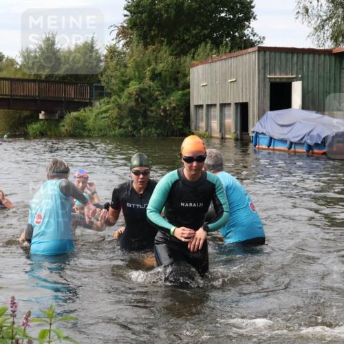 31.08.2025 - Elbe Triathlon Hamburg Luisa Fischer http://msf.ph/oto/8687045 31.08.2025 10:52:07 Schwimmen 1516, 1519, 1521, 1527, 1532, 1536, 1541, 1545, 1561, 1562, 1571, 1580, 1581, 1586 meine-sportfotos.de