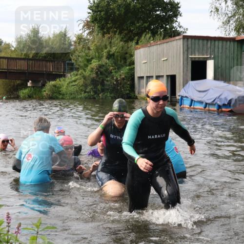 31.08.2025 - Elbe Triathlon Hamburg Luisa Fischer http://msf.ph/oto/8687049 31.08.2025 10:52:08 Schwimmen 1516, 1519, 1521, 1527, 1532, 1541, 1545, 1561, 1562, 1571, 1580, 1581, 1586 meine-sportfotos.de