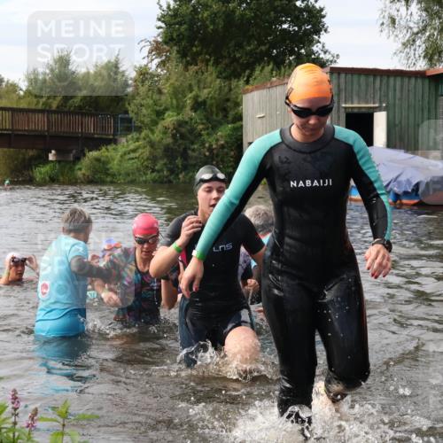 31.08.2025 - Elbe Triathlon Hamburg Luisa Fischer http://msf.ph/oto/8687051 31.08.2025 10:52:09 Schwimmen 1516, 1519, 1521, 1527, 1532, 1541, 1545, 1546, 1561, 1562, 1571, 1580, 1581, 1586 meine-sportfotos.de