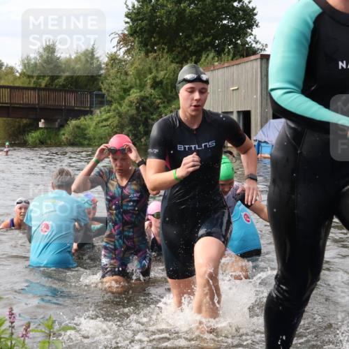 31.08.2025 - Elbe Triathlon Hamburg Luisa Fischer http://msf.ph/oto/8687056 31.08.2025 10:52:10 Schwimmen 1516, 1519, 1521, 1527, 1532, 1541, 1545, 1546, 1562, 1571, 1580, 1581, 1586 meine-sportfotos.de