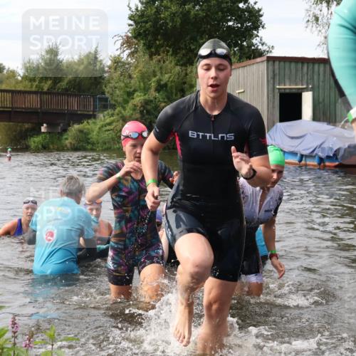 31.08.2025 - Elbe Triathlon Hamburg Luisa Fischer http://msf.ph/oto/8687057 31.08.2025 10:52:10 Schwimmen 1516, 1519, 1521, 1527, 1532, 1541, 1545, 1546, 1562, 1571, 1580, 1581, 1586 meine-sportfotos.de