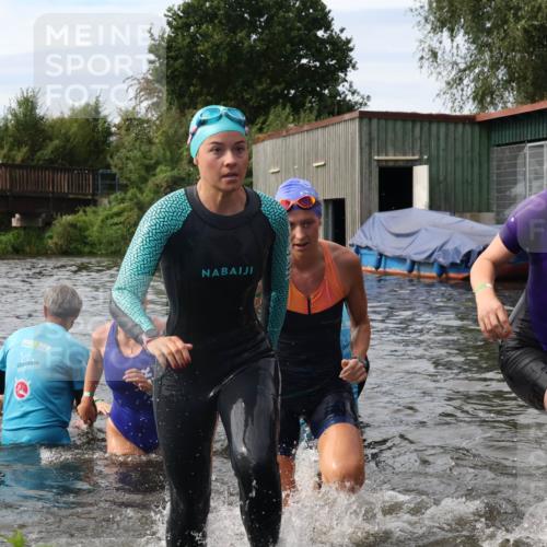 31.08.2025 - Elbe Triathlon Hamburg Luisa Fischer http://msf.ph/oto/8687070 31.08.2025 10:52:14 Schwimmen 1516, 1521, 1527, 1532, 1541, 1545, 1546, 1580, 1581, 1586 meine-sportfotos.de