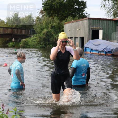 31.08.2025 - Elbe Triathlon Hamburg Luisa Fischer http://msf.ph/oto/8687079 31.08.2025 10:52:32 Schwimmen 1559 meine-sportfotos.de