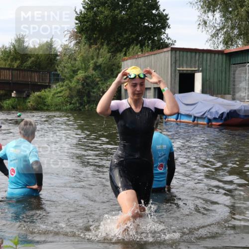 31.08.2025 - Elbe Triathlon Hamburg Luisa Fischer http://msf.ph/oto/8687081 31.08.2025 10:52:32 Schwimmen 1559 meine-sportfotos.de