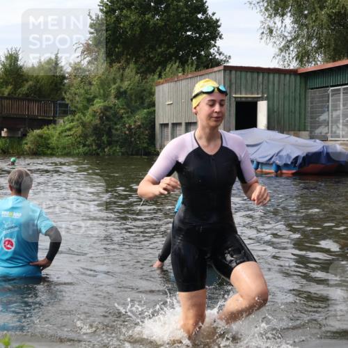 31.08.2025 - Elbe Triathlon Hamburg Luisa Fischer http://msf.ph/oto/8687082 31.08.2025 10:52:32 Schwimmen 1559 meine-sportfotos.de